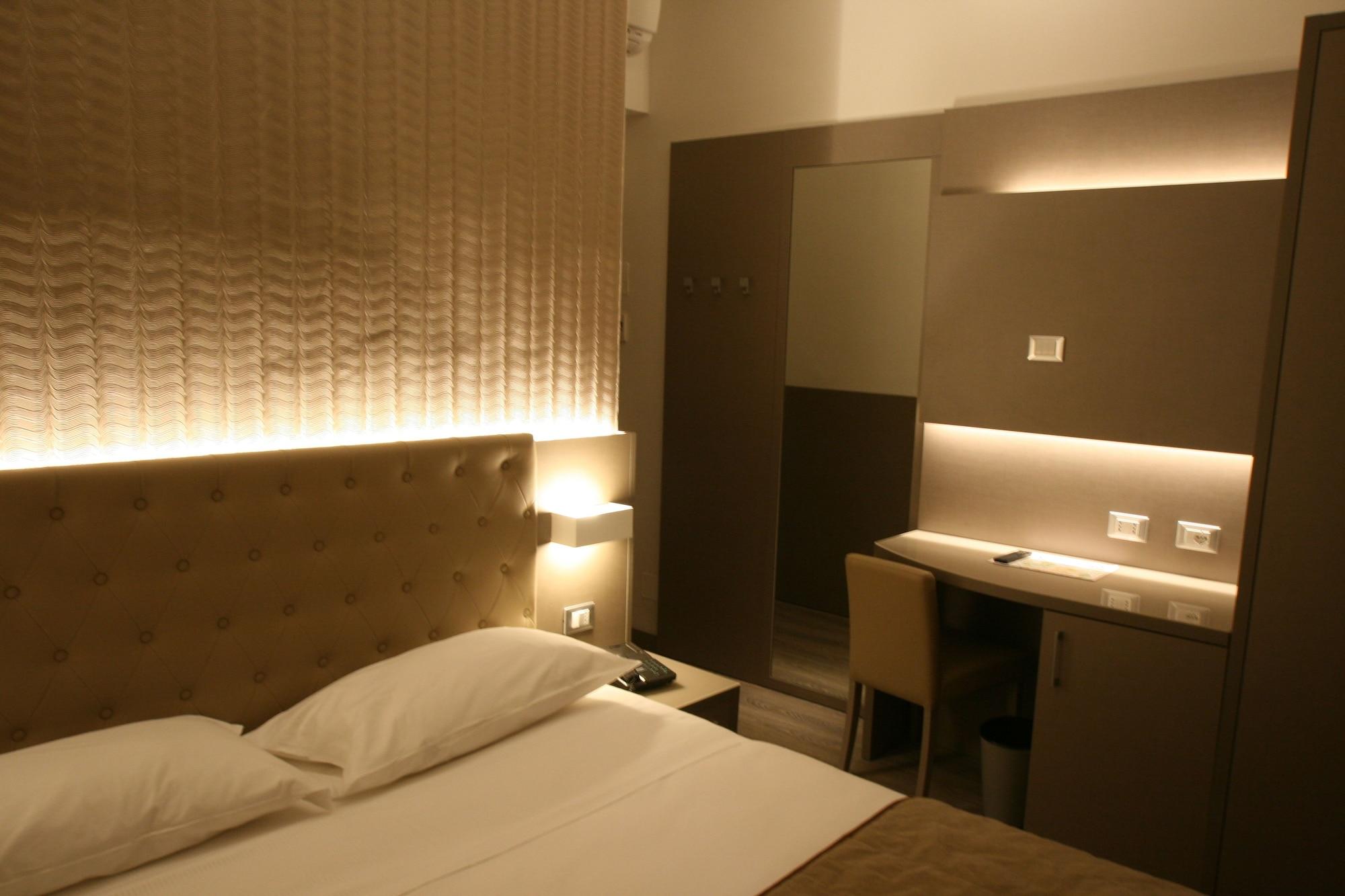 Hotel Principe Модена Екстериор снимка