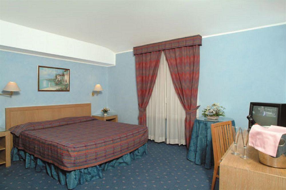 Hotel Principe Модена Екстериор снимка