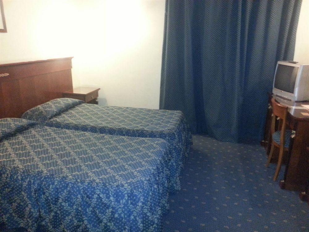 Hotel Principe Модена Екстериор снимка