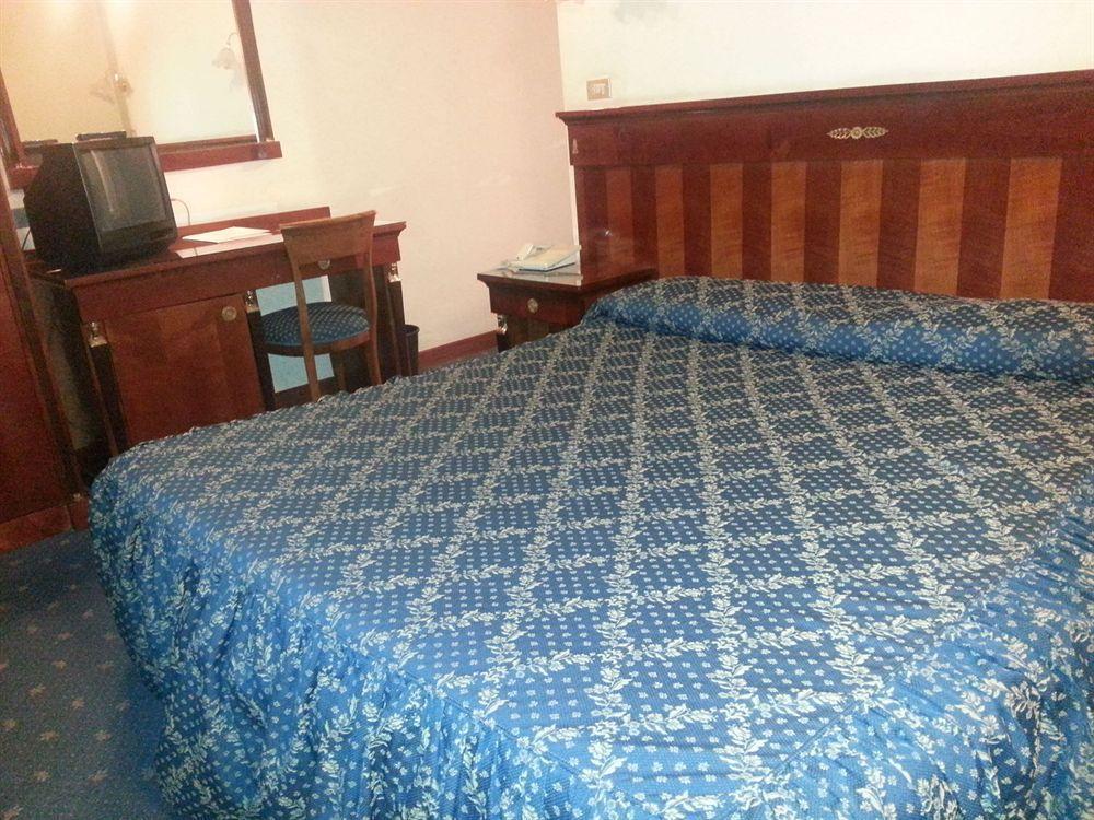 Hotel Principe Модена Екстериор снимка