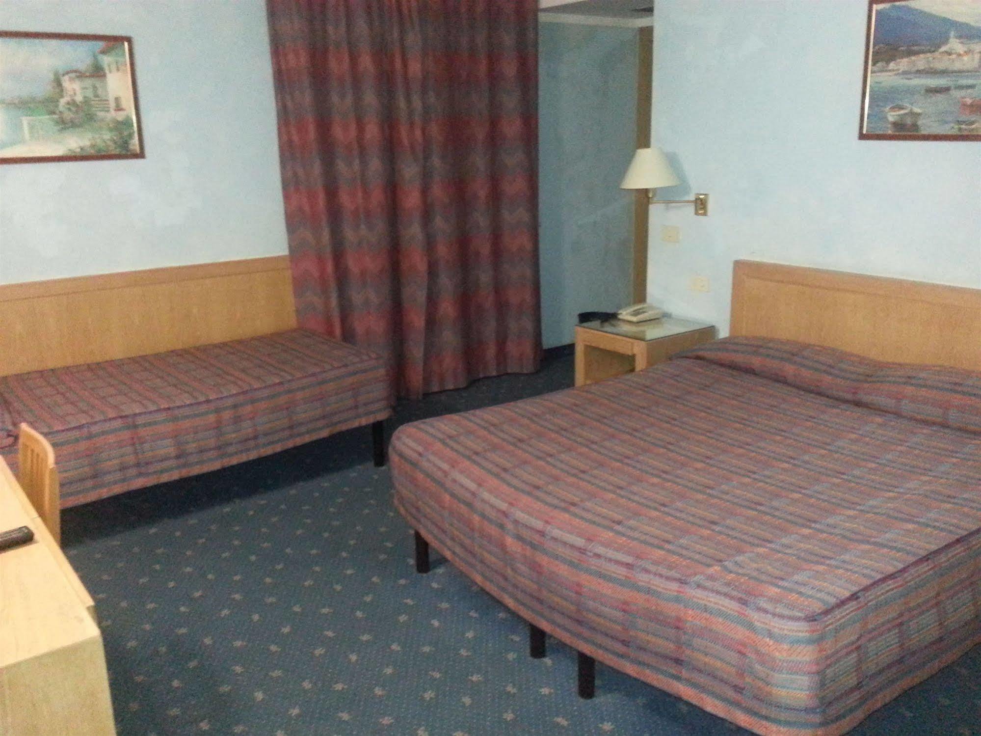 Hotel Principe Модена Екстериор снимка