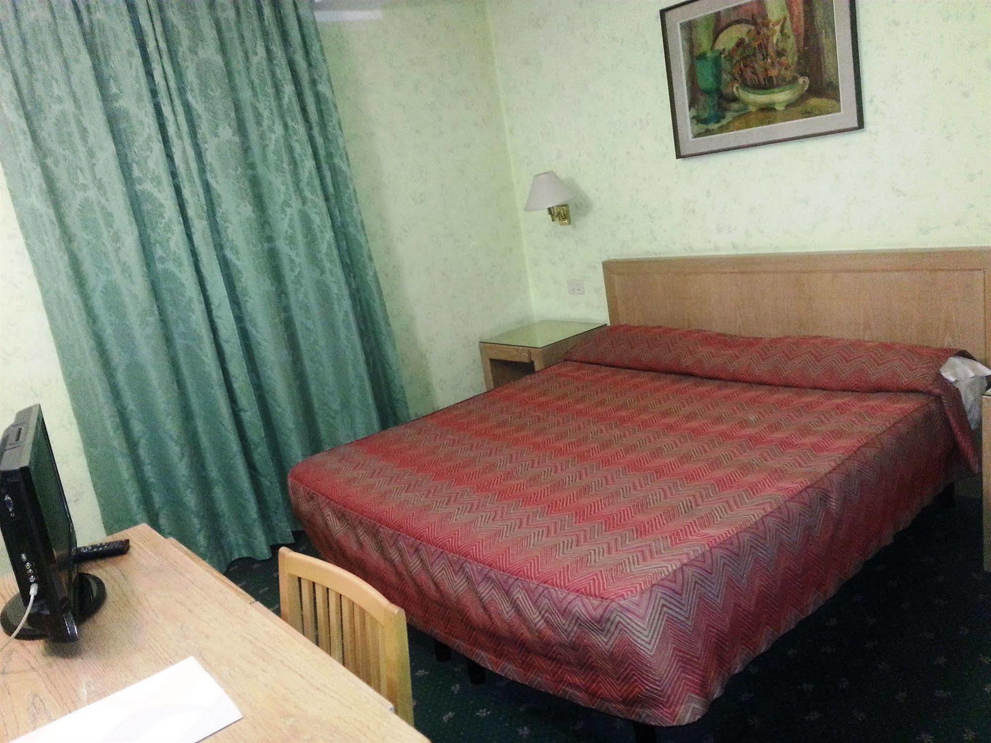 Hotel Principe Модена Екстериор снимка